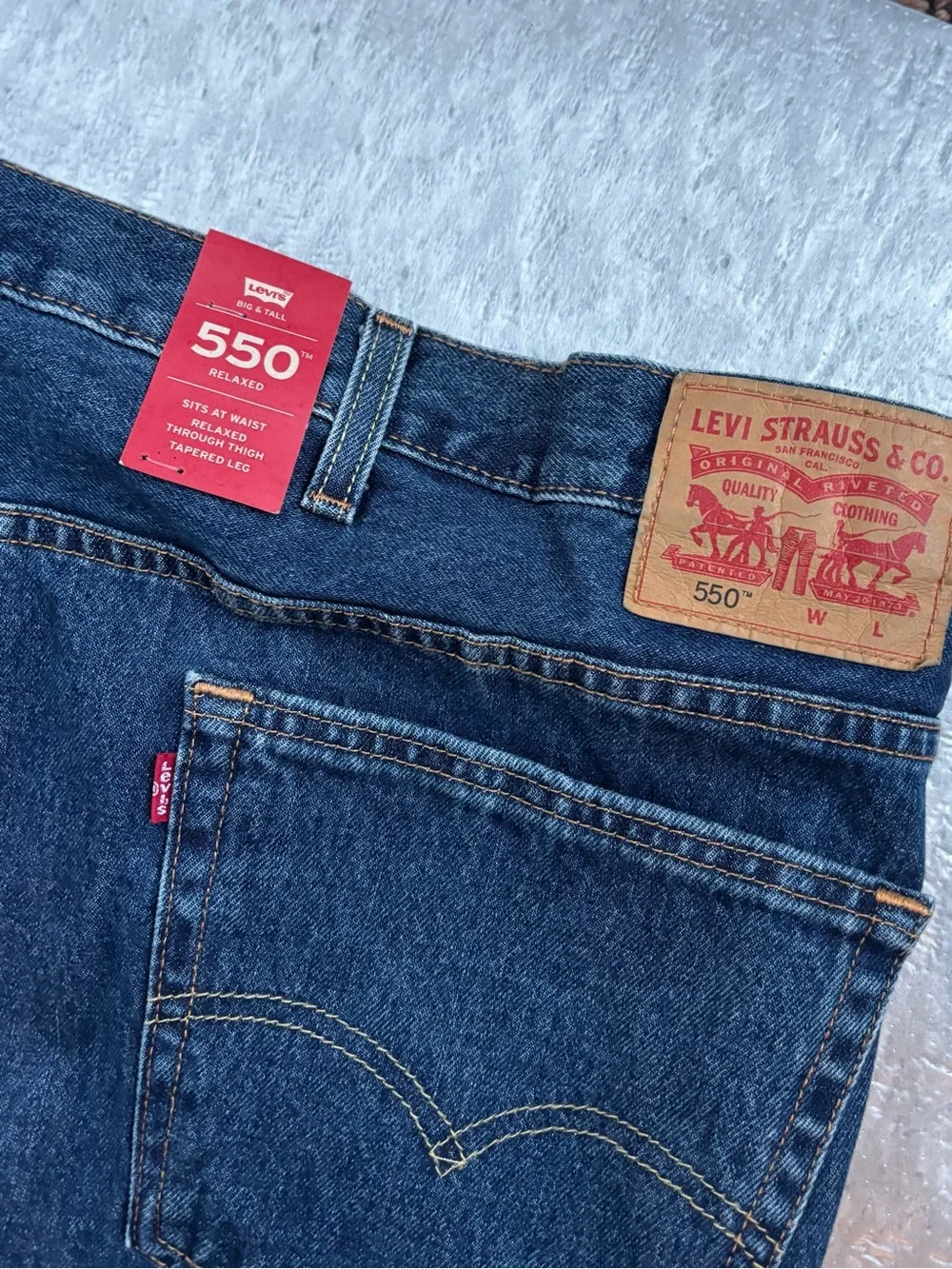 NWT Levi's 550’s with a 63W x 30L relaxed fit.